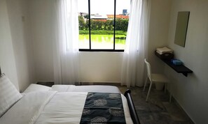 Apartemen, pemandangan danau | 3 kamar tidur, setrika/meja setrika, dan Wi-Fi gratis