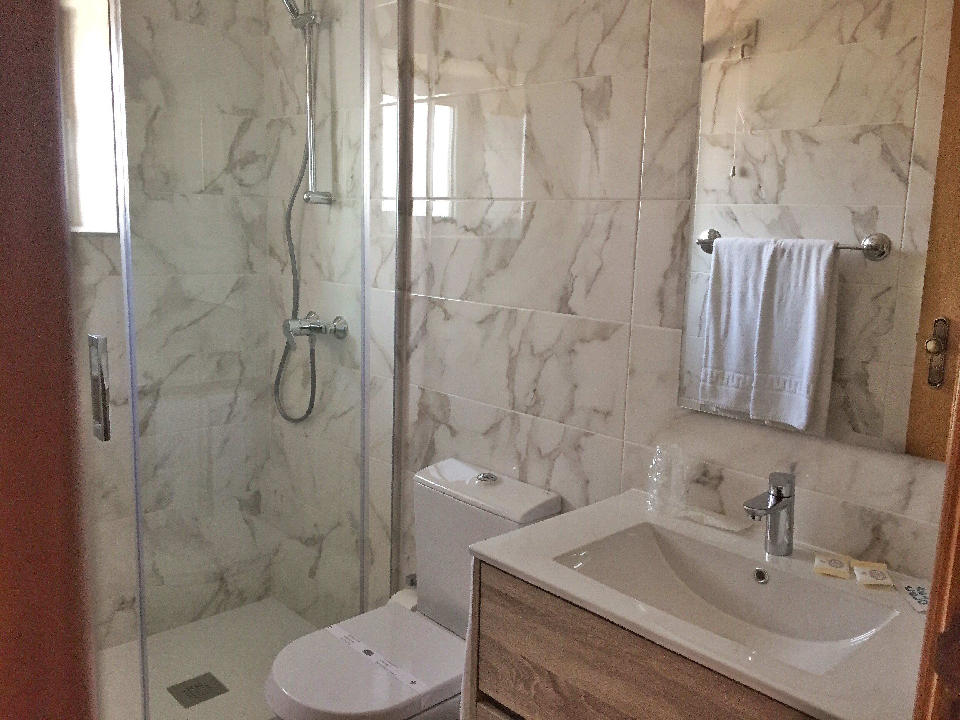 traditional double room | bathroom | free toiletries, hair dryer, towels