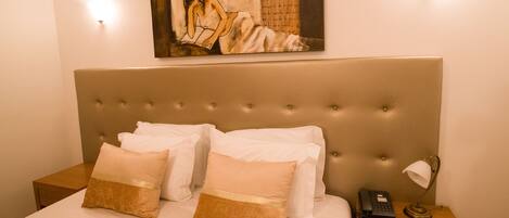 Minibar, escritorio, cortinas blackout y camas plegables/adicionales