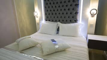 Bungalow, cocina básica, planta baja | Minibar, escritorio, cortinas opacas y camas supletorias