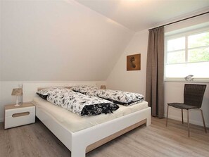 2 bedrooms, WiFi, bed sheets
