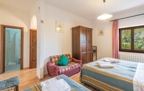 2 camere, culla da viaggio, Wi-Fi gratuito