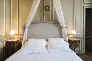 Soundproofing, free cribs/infant beds, free WiFi, bed sheets -  Le château du Rozel (Le Rozel)