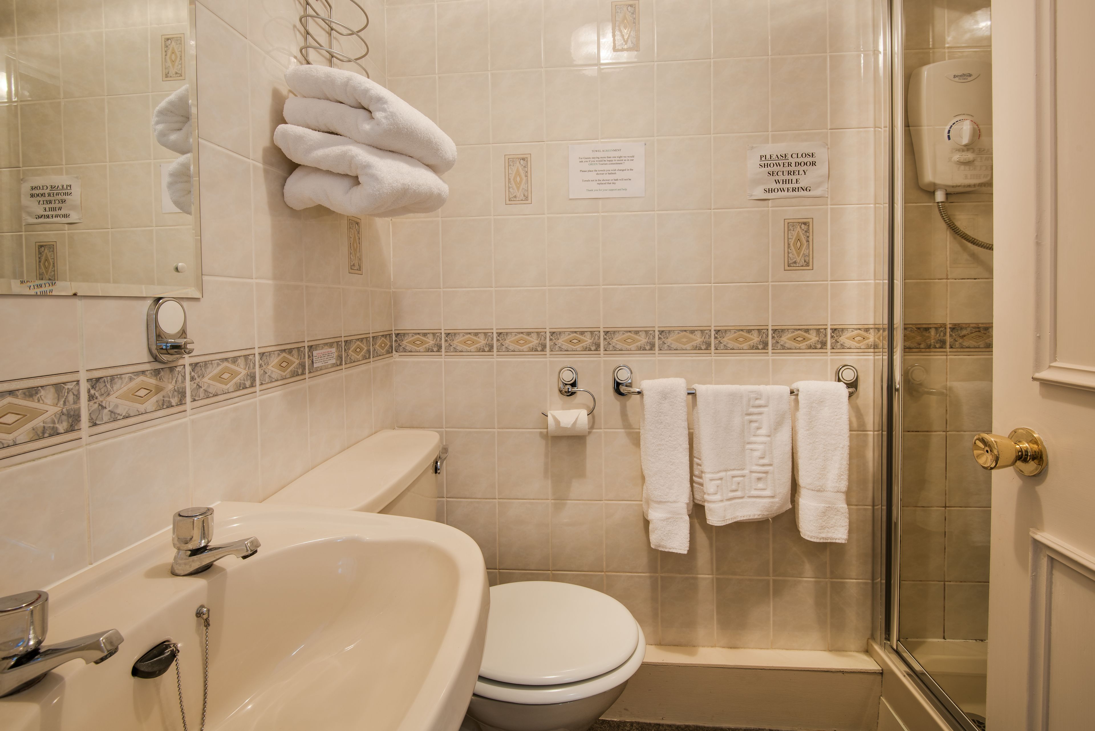 standard twin room | bathroom | hair dryer, towels