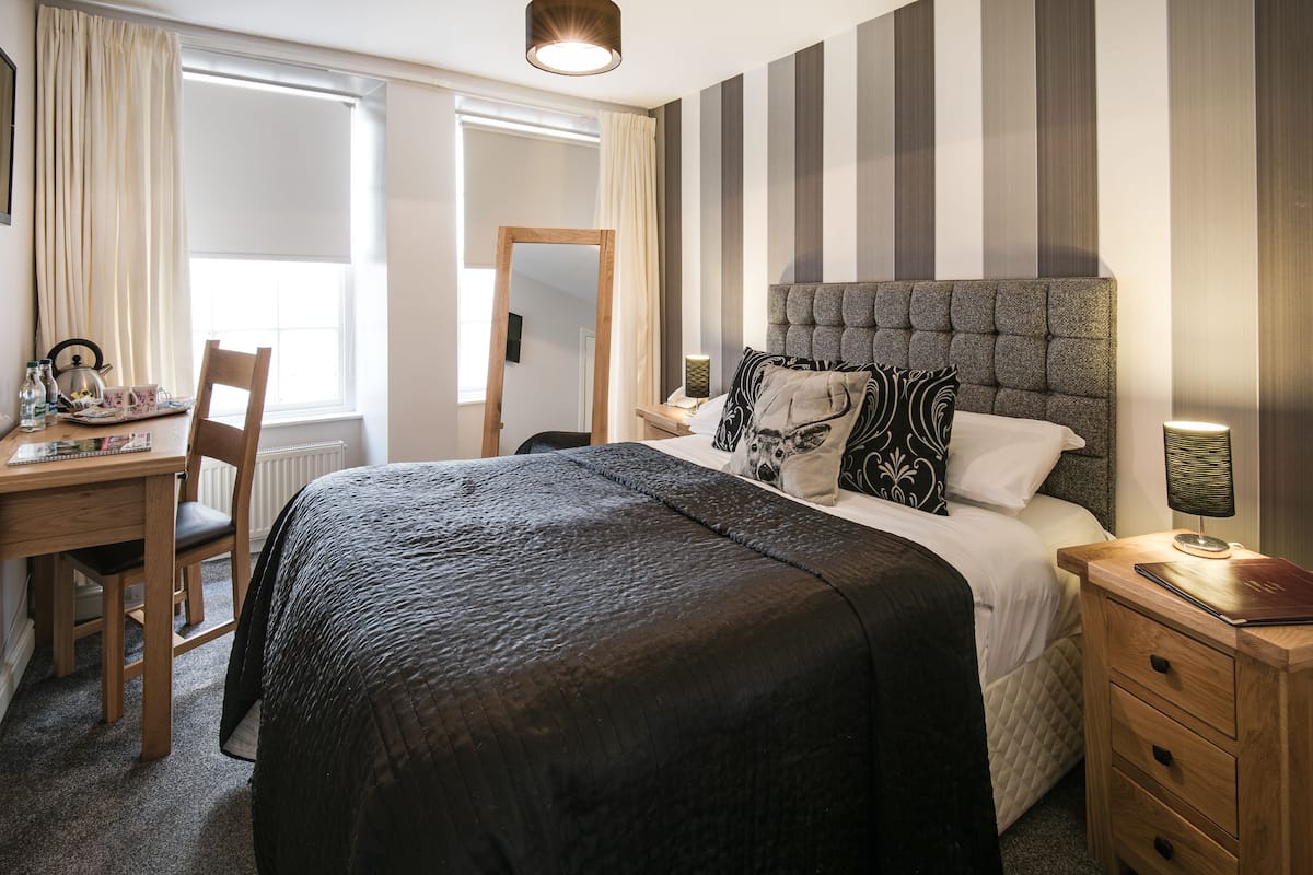 Standard Double Room | Premium bedding, desk, iron/ironing board (on request), WiFi (free)