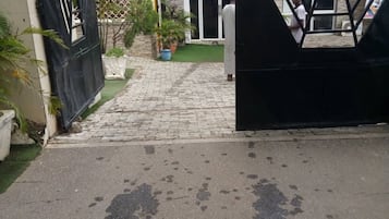 Mặt tiền nơi lưu trú