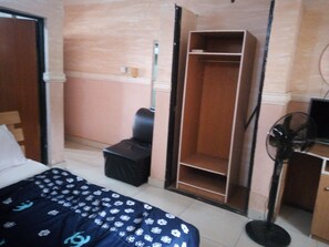 Royal Room | Desk, free WiFi, wheelchair access - Maitama Guest House (Abuja)