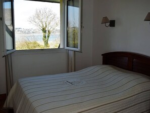 4 bedrooms