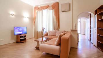 Apartamento, 1 quarto (Shota Rustaveli st. 33B) | Área de estar | TV de tela plana