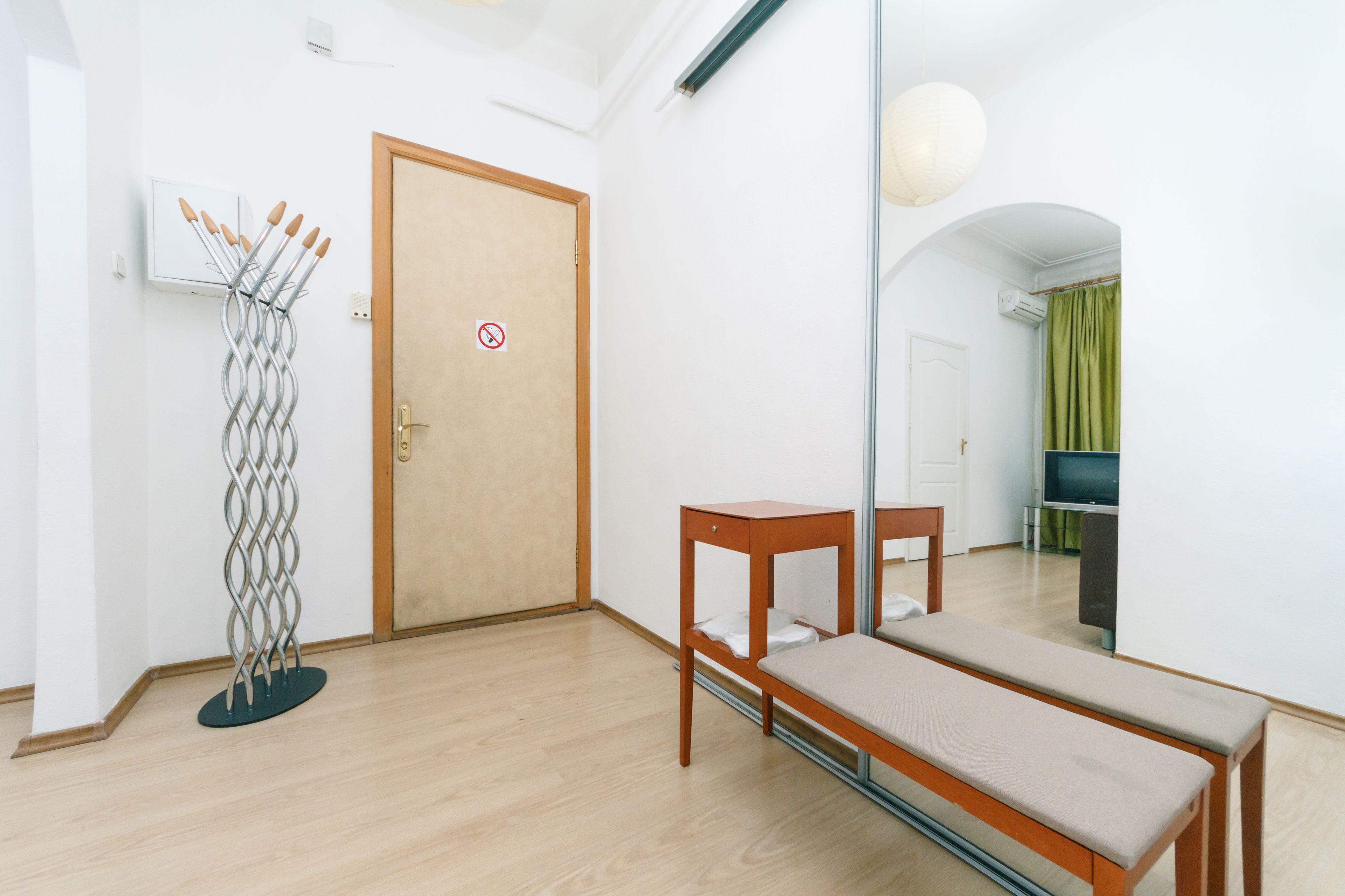 Apartamento, 2 quartos (Gorkogo st. 12) | Área de estar | TV de tela plana