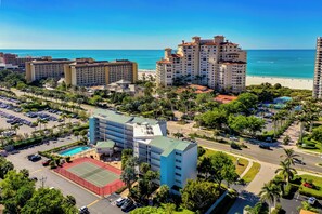 Exterior - 1 Bedroom / New Furniture / Direct beach access / Across from J.W. Marriott! (Marco Island)