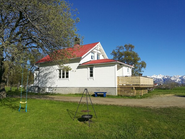 Garden - Borghildstua Feriehus (Hadsel)