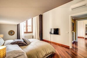 Loftsleilighet – panorama, 6 soverom, spabadekar, tårn | 6 soverom, strykejern/-brett, reiseseng for barn og wi-fi (inkludert)