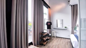 ห้องดีลักซ์ดับเบิล | ตู้นิรภัยในห้องพัก, ผ้าม่านกันแสง, Wi-Fi ฟรี