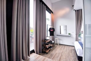 Habitación Deluxe doble | Caja fuerte, cortinas opacas, wifi gratis