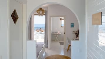 Chambre Double ou avec lits jumeaux | Bureau, fer et planche à repasser, lits bébé (gratuits)