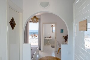 Escritorio, tabla de planchar con plancha y cunas gratuitas