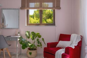 Escritorio, tabla de planchar con plancha y cunas gratuitas