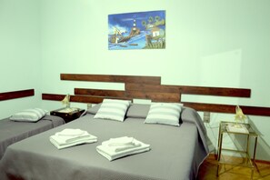 Vierbettzimmer, Gemeinschaftsbad, Flussblick