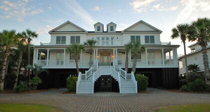 Oceanfront / Sleeps 28 / Firefly / Pool / Elevator / Great for Large Families