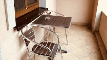 Comfort-huoneisto, 2 makuuhuonetta, parveke, kaupunkinäköala | Parveke