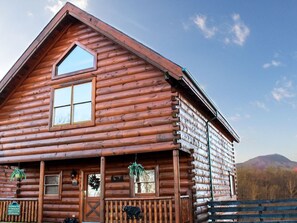 Exterior - AWESOME VIEW! GREAT LOCATION!,  Great Game Room    50% Off Zipline (Sevierville)