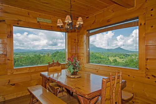 AWESOME VIEW! GREAT LOCATION!, Great Game Room 50% Off Zipline