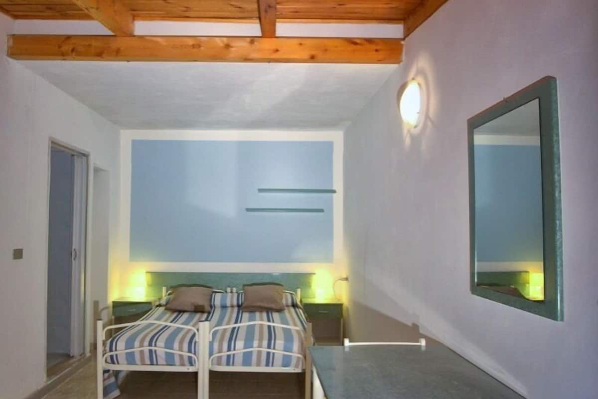 Studio | In-room safe, cribs (surcharge)