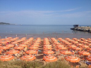 Beach - Camping Baia Falcone (Vieste)