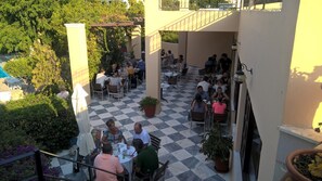 Desayuno buffet incluido todos los días