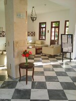 Sala de estar en el lobby