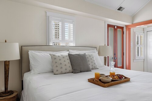 Cozy Charleston Cottage | Brandy Crusta