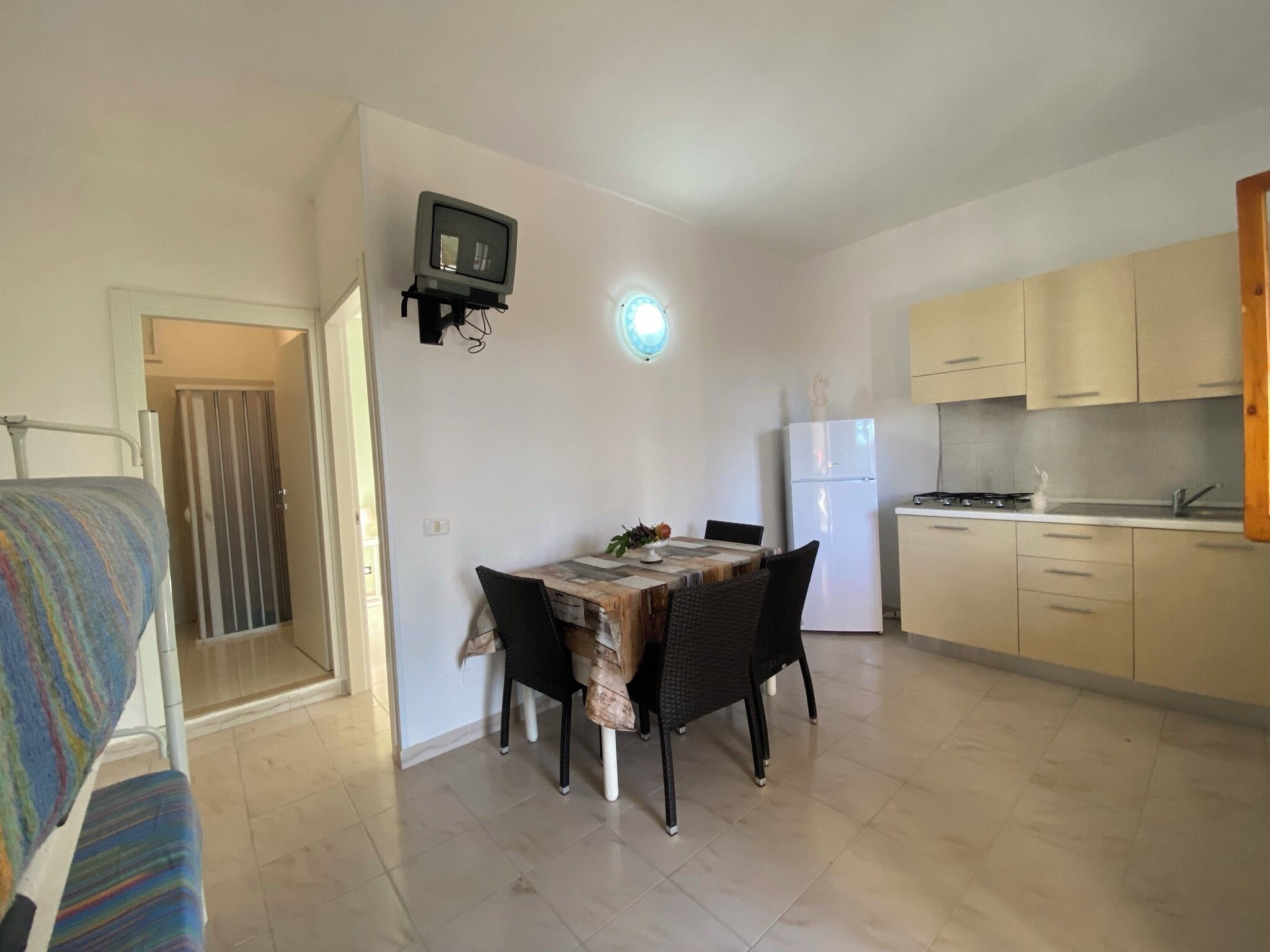 Apartment, 1 Bedroom (4 PAX) | Ruang tamu | TV skrin rata 