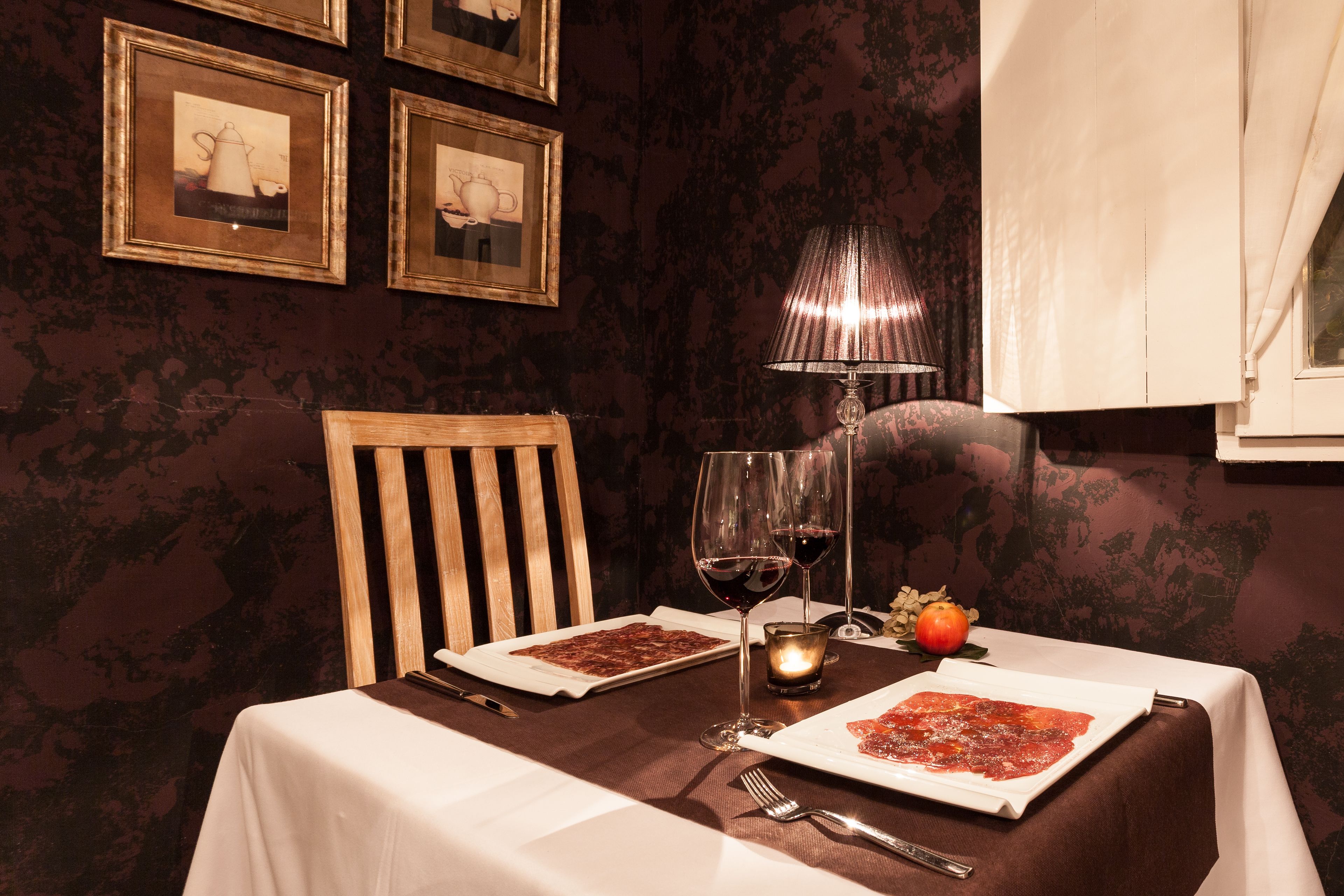 breakfast, lunch, dinner served; local and international cuisine