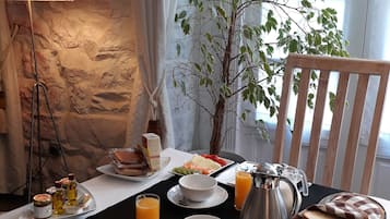 Desayuno completo incluido todos los días