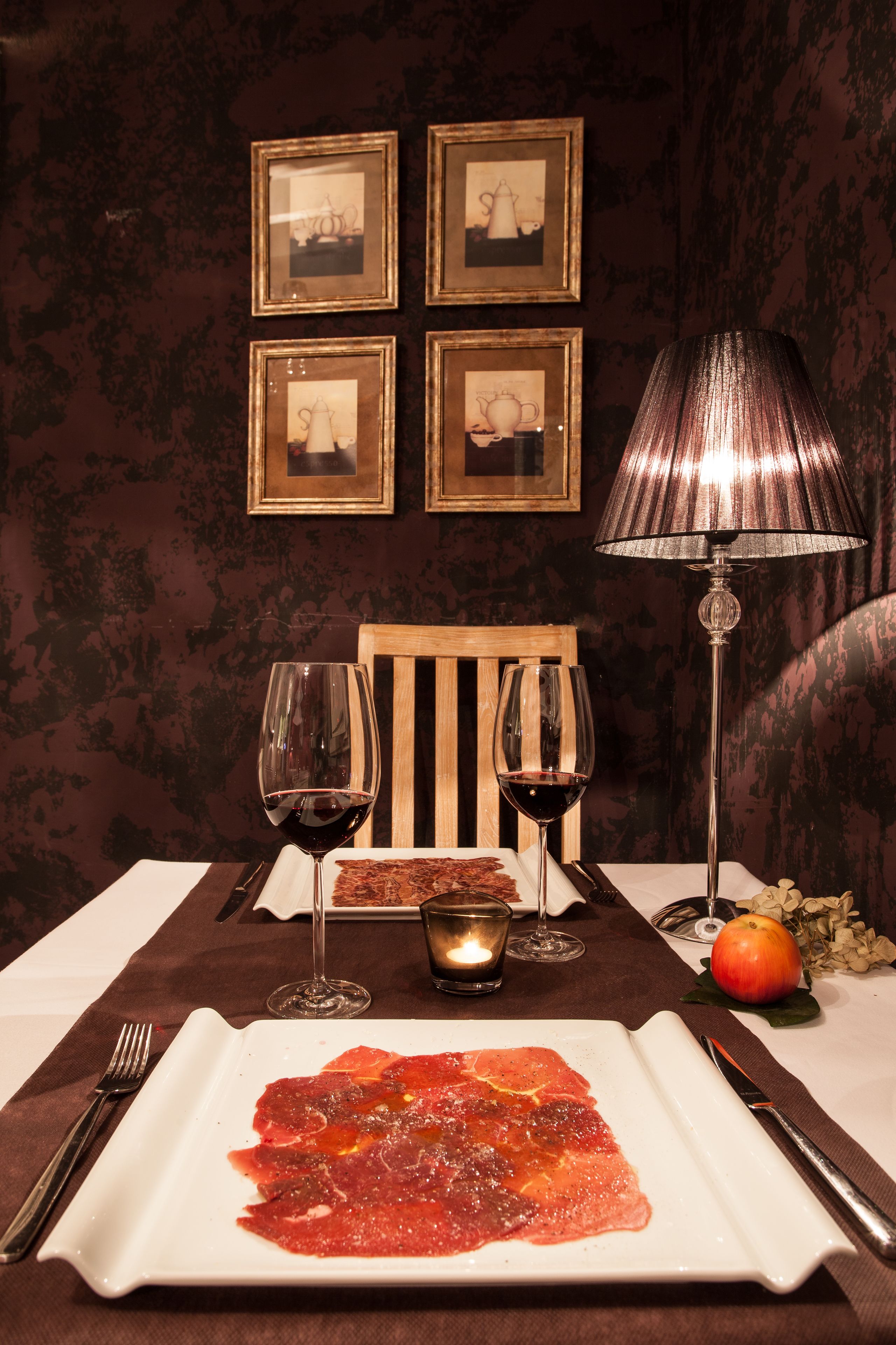 breakfast, lunch, dinner served; local and international cuisine