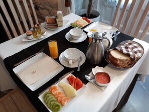 Desayuno completo incluido todos los días
