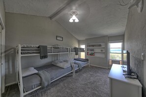 3 bedrooms, iron/ironing board, travel crib, free WiFi
