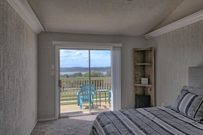 3 bedrooms, iron/ironing board, travel cot, free WiFi