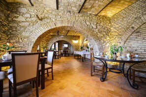 매일 뷔페 무료 아침 식사 포함