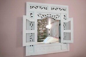 Romantic Triple Room | Room amenity - Casale905 (Crecchio)