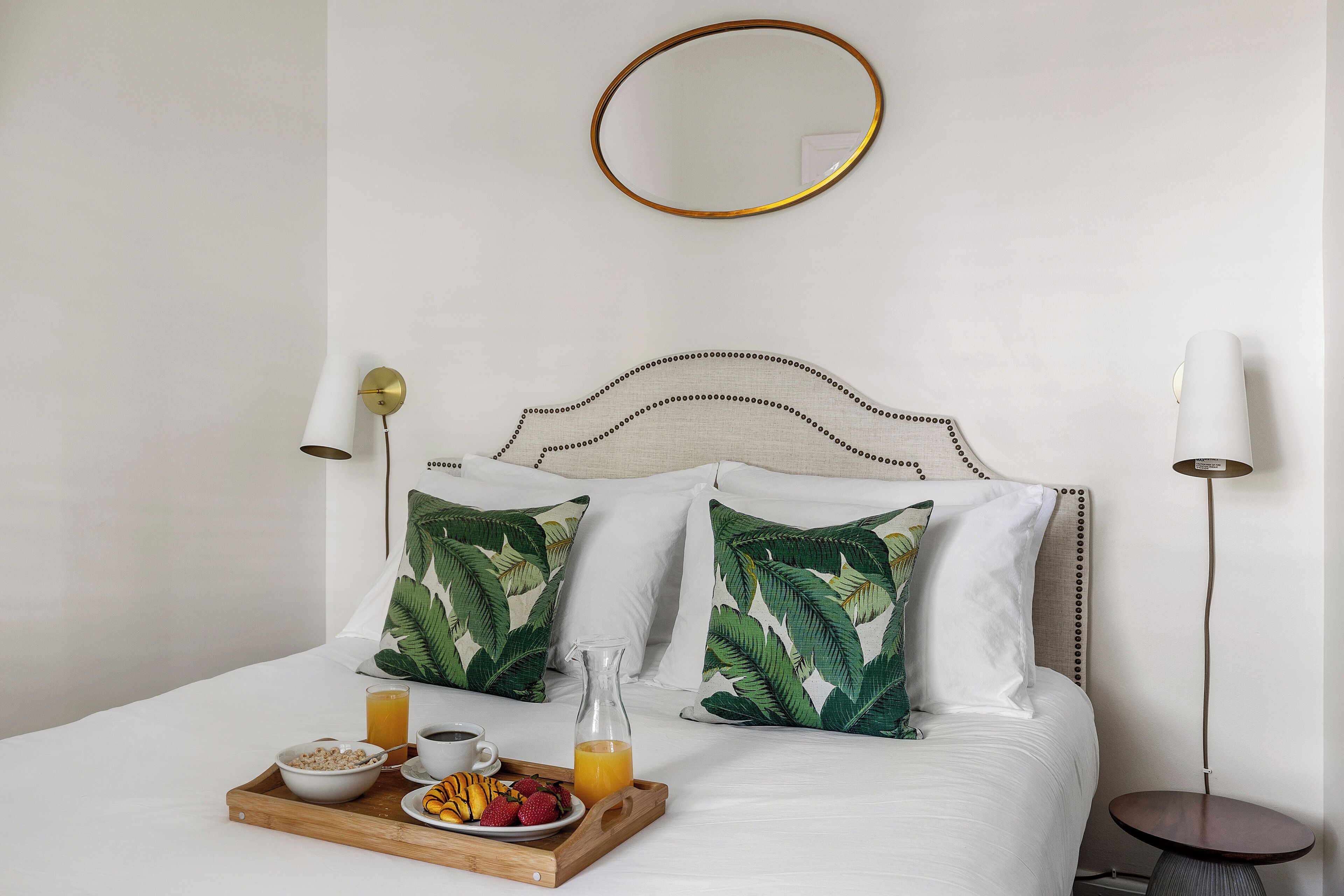 2 bedrooms, iron/ironing board, internet