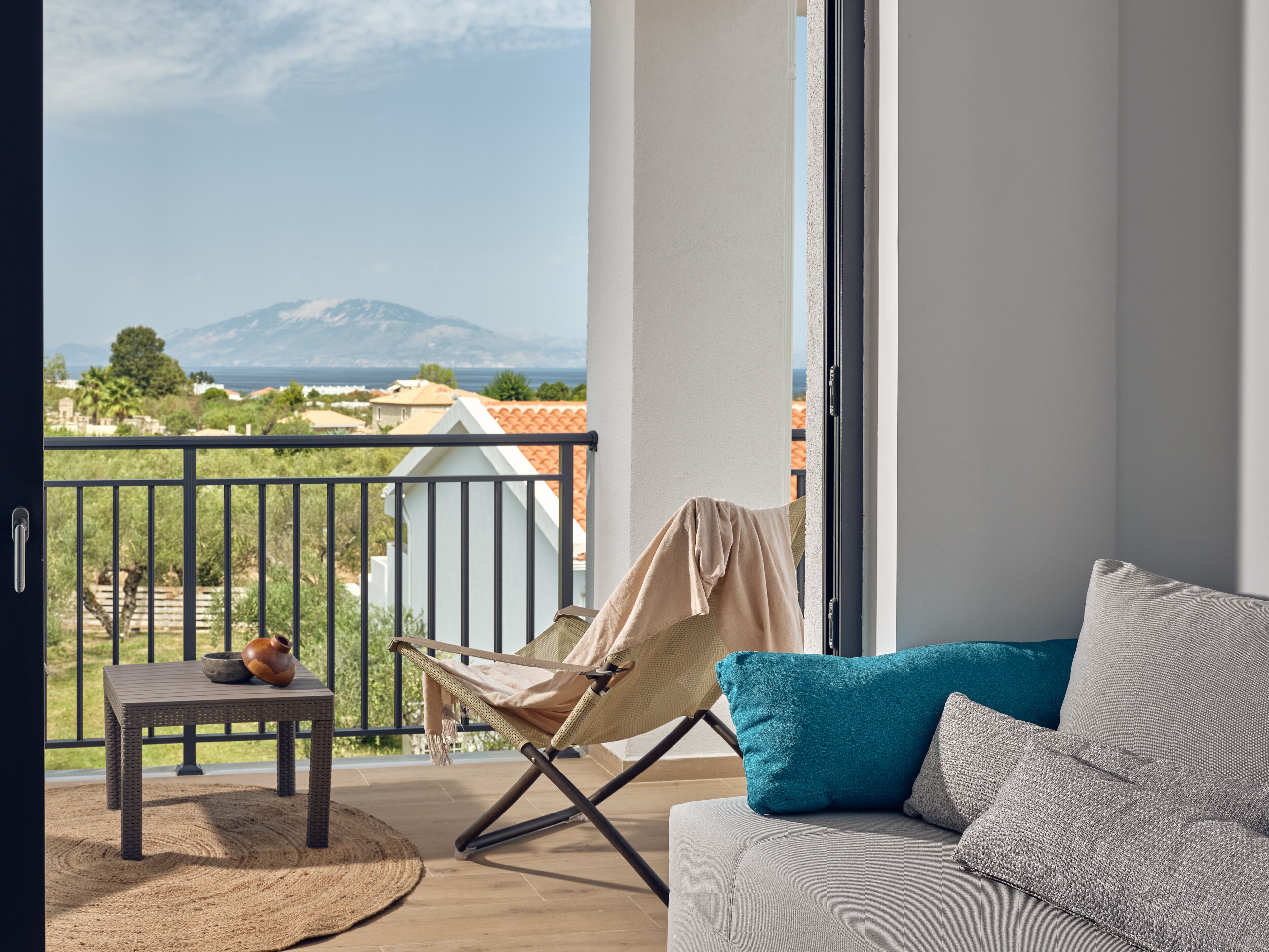 deluxe suite, sea view (annex 200m) | terrace/patio