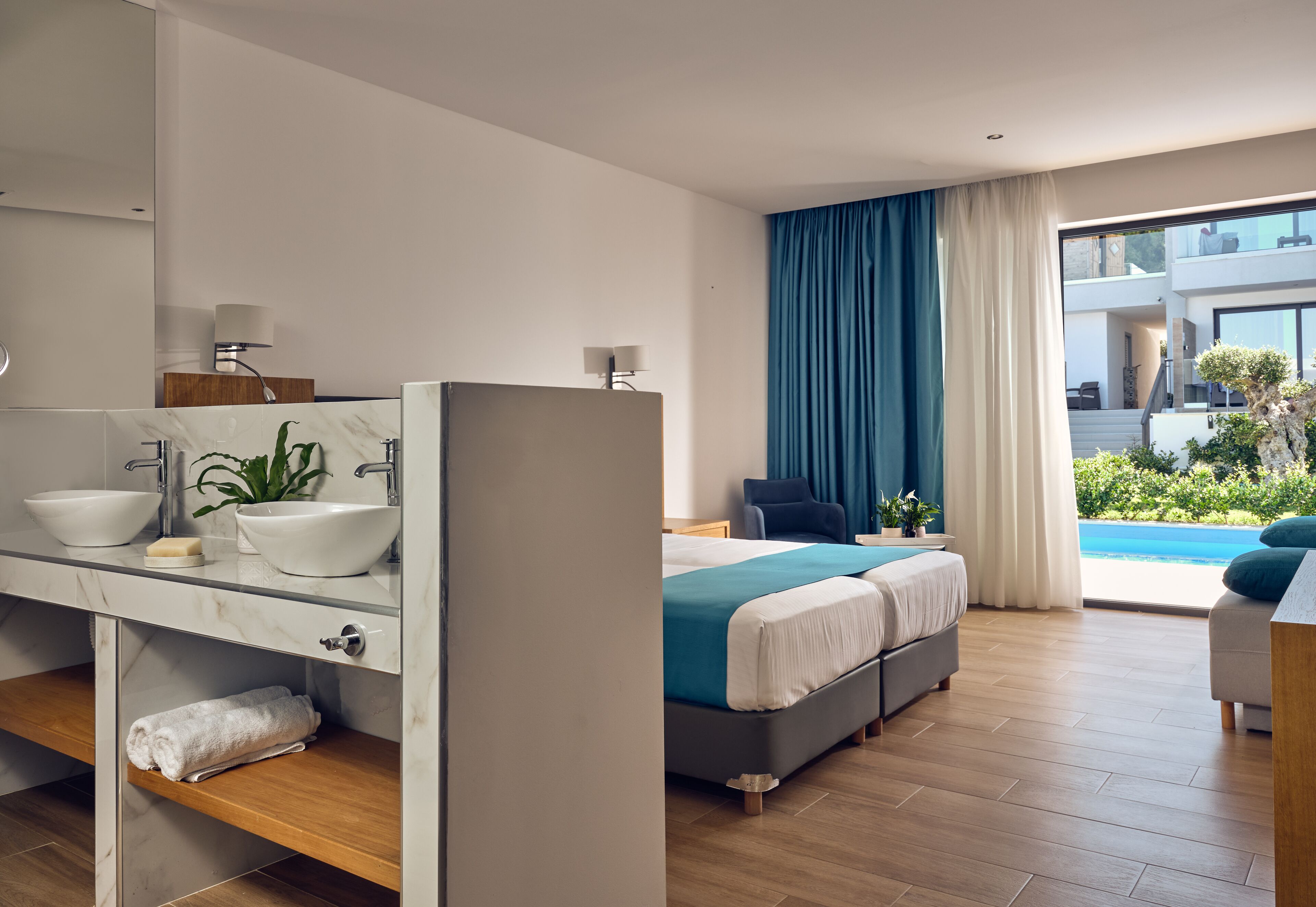 Photo - Cavo Orient Beach Hotel