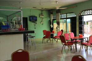 Petit déjeuner continental compris tous les jours