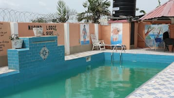 Piscine couverte, piscine extérieure