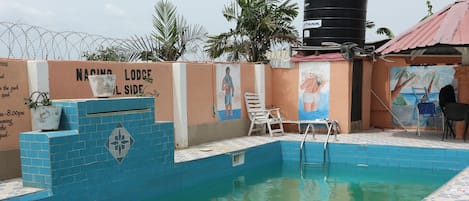 Piscine couverte, piscine extérieure