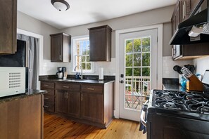 Fridge, microwave, oven, stovetop - Blissful Escape: Tranquility in Style (Suite B) (Charleston)