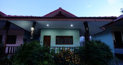 Pum and Plam Homestay Resort
