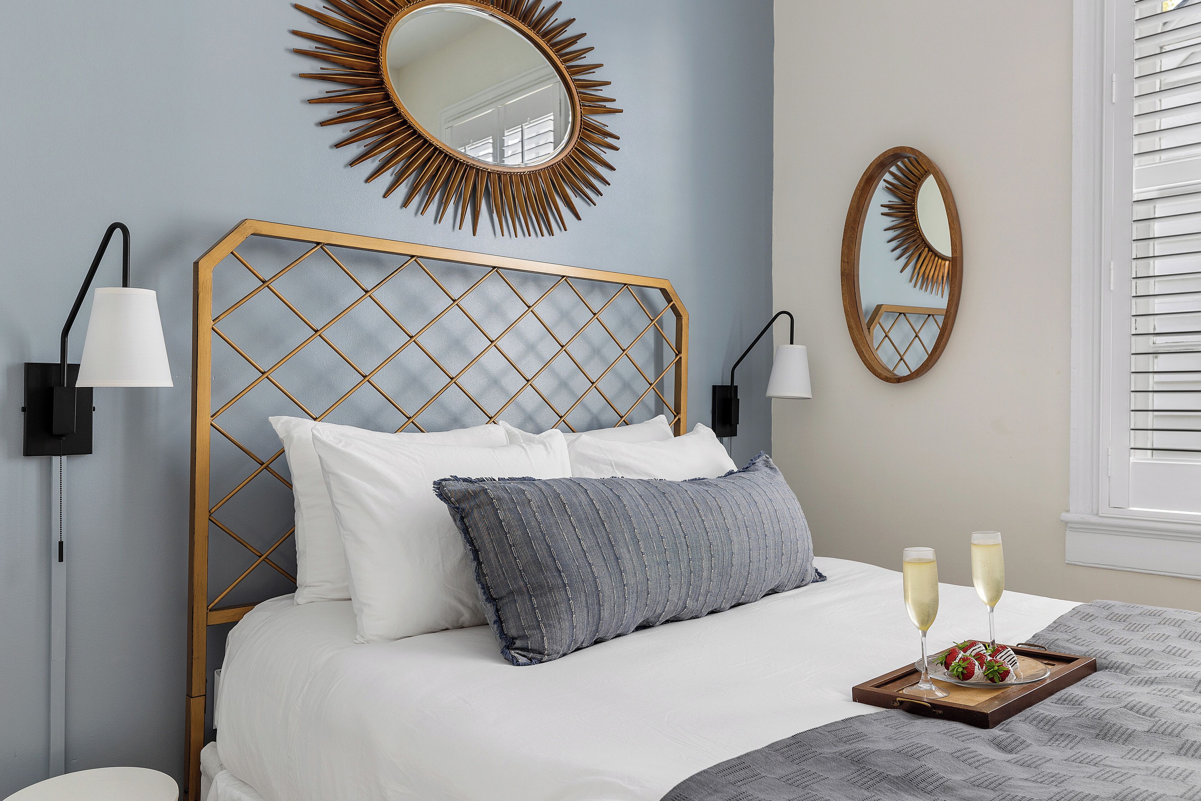 2 bedrooms, iron/ironing board, WiFi